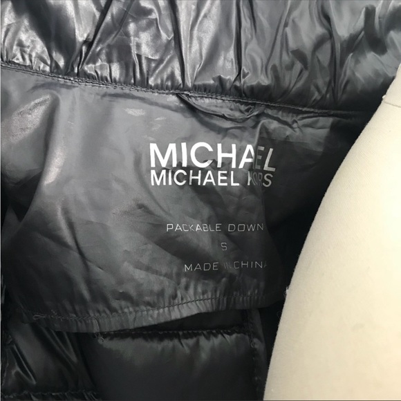 Michael Kors packable grey puffer coat sz small - Picture 8 of 8